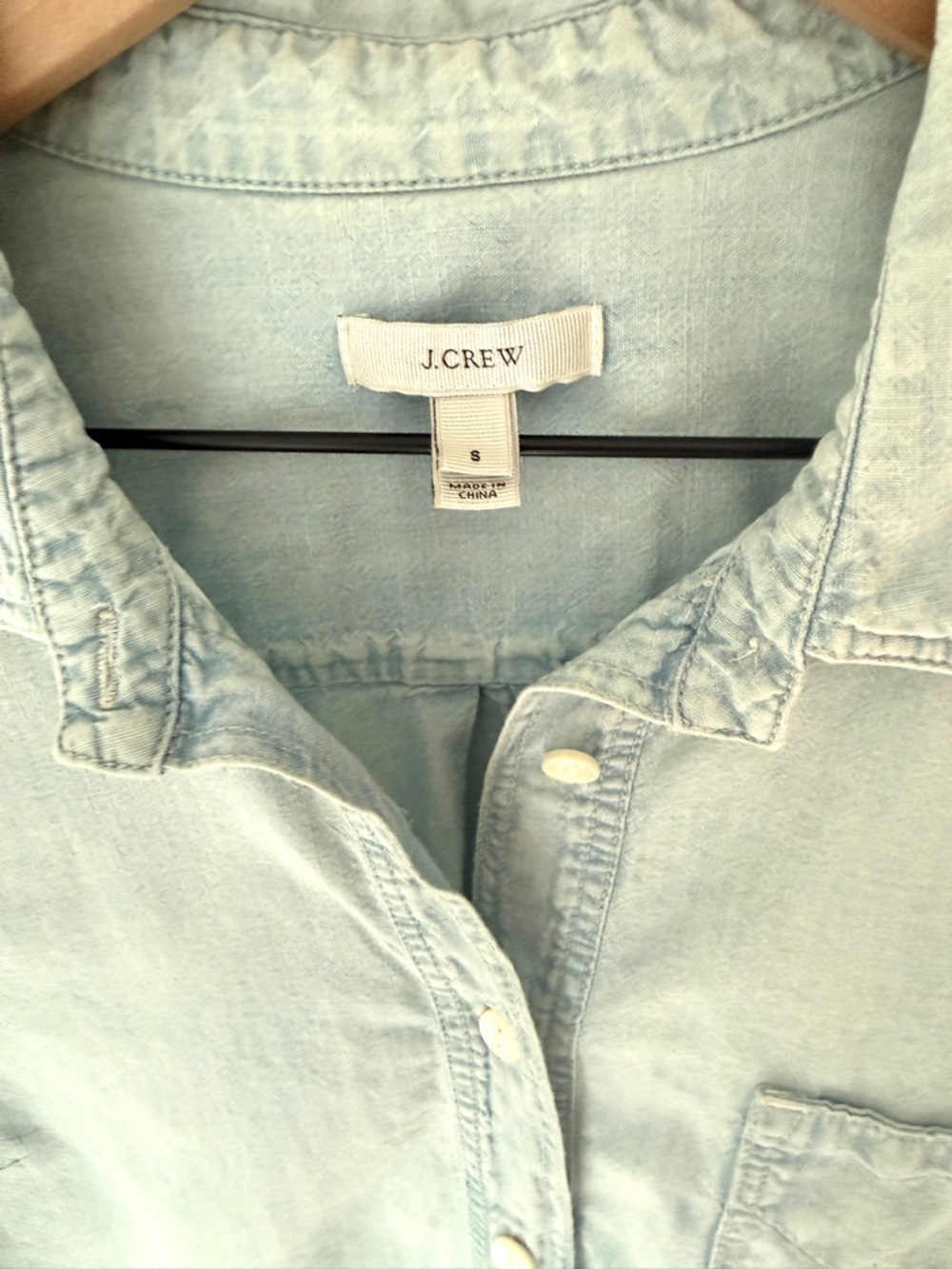 J. Crew Chambray Denim Button-Up Popover Shirt - small -GUC - Picture 3 of 7